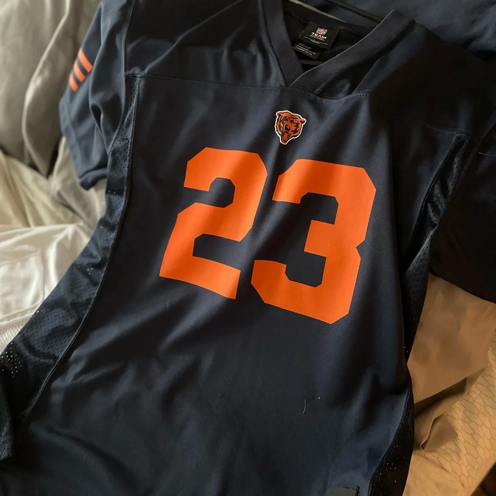 1 jacket 2 jersey’s - Picture 13 of 14